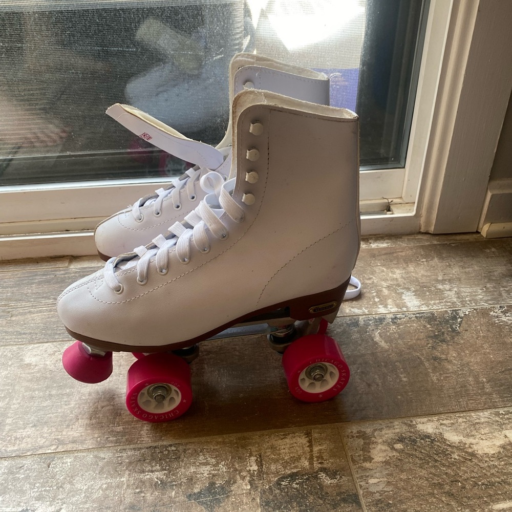Size 8 White Roller Skates with Pink Wheels